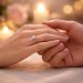 découvrez les différences essentielles entre la bague de fiançailles et la bague de mariage dans ce guide complet, conçu pour aider les couples à faire le bon choix.