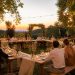 découvrez les tendances actuelles pour organiser un mariage intime de 60 personnes, alliant élégance, convivialité et personnalisation pour une journée inoubliable.