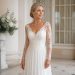 découvrez notre collection de robes de mariée élégantes et modernes conçues spécialement pour les femmes de 50 ans, afin de sublimer votre jour j avec raffinement et style.
